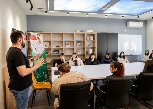 ORIUNITE: Reconnecting Youth through Orienteering